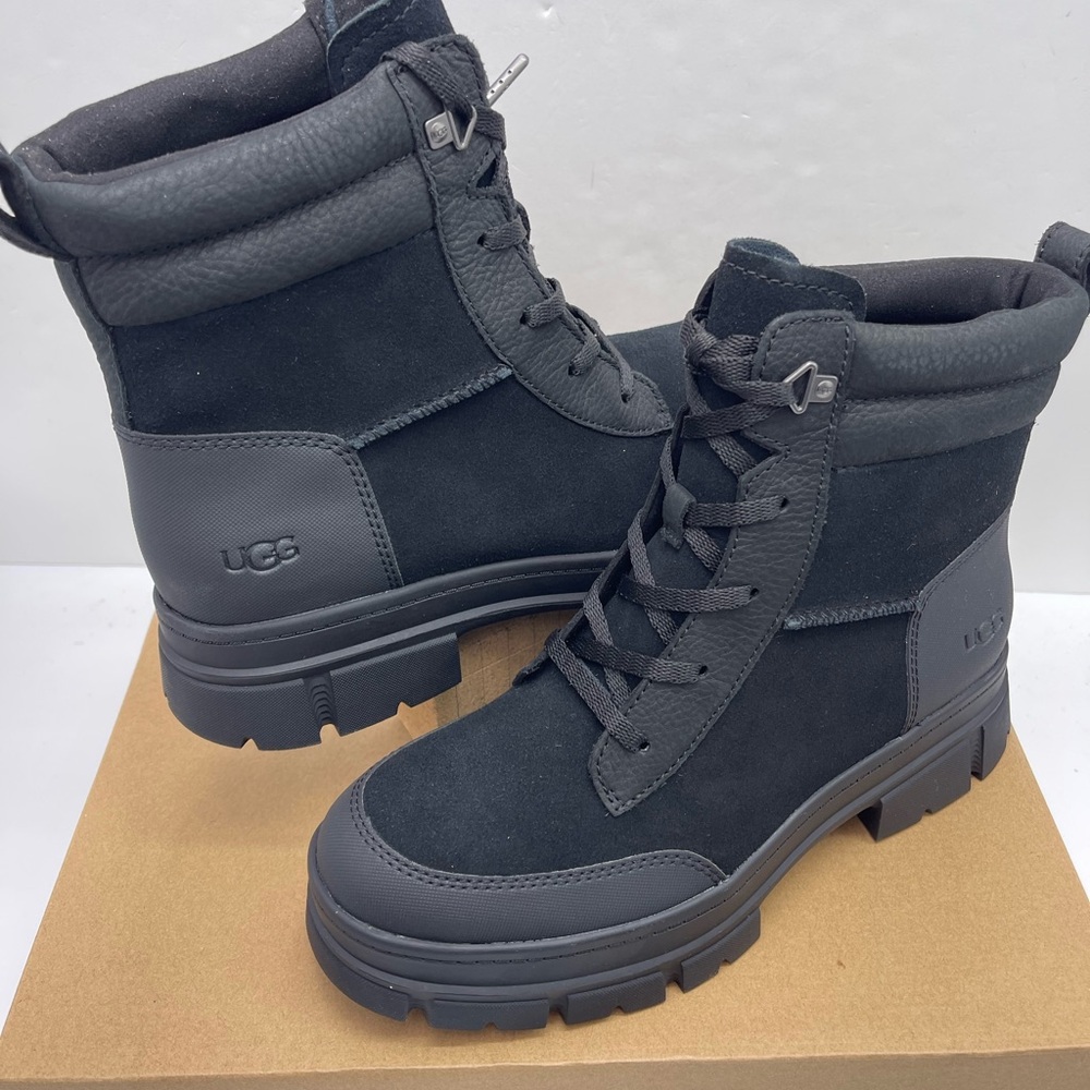 UGG Women's Lace-Up Boot
W / 1174492
W ASHTON WEATHERIZED LACE UP Boots Black - Picture 10 of 16